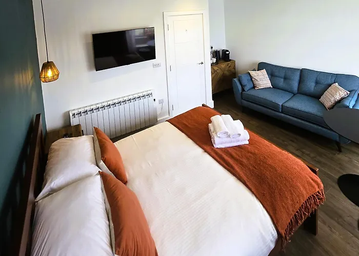 Premier 4 - Stunning Suite, Beautiful Sea Views