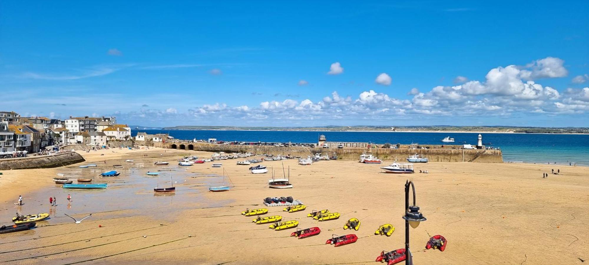 Premier 4 - Stunning Suite, Beautiful Sea Views *