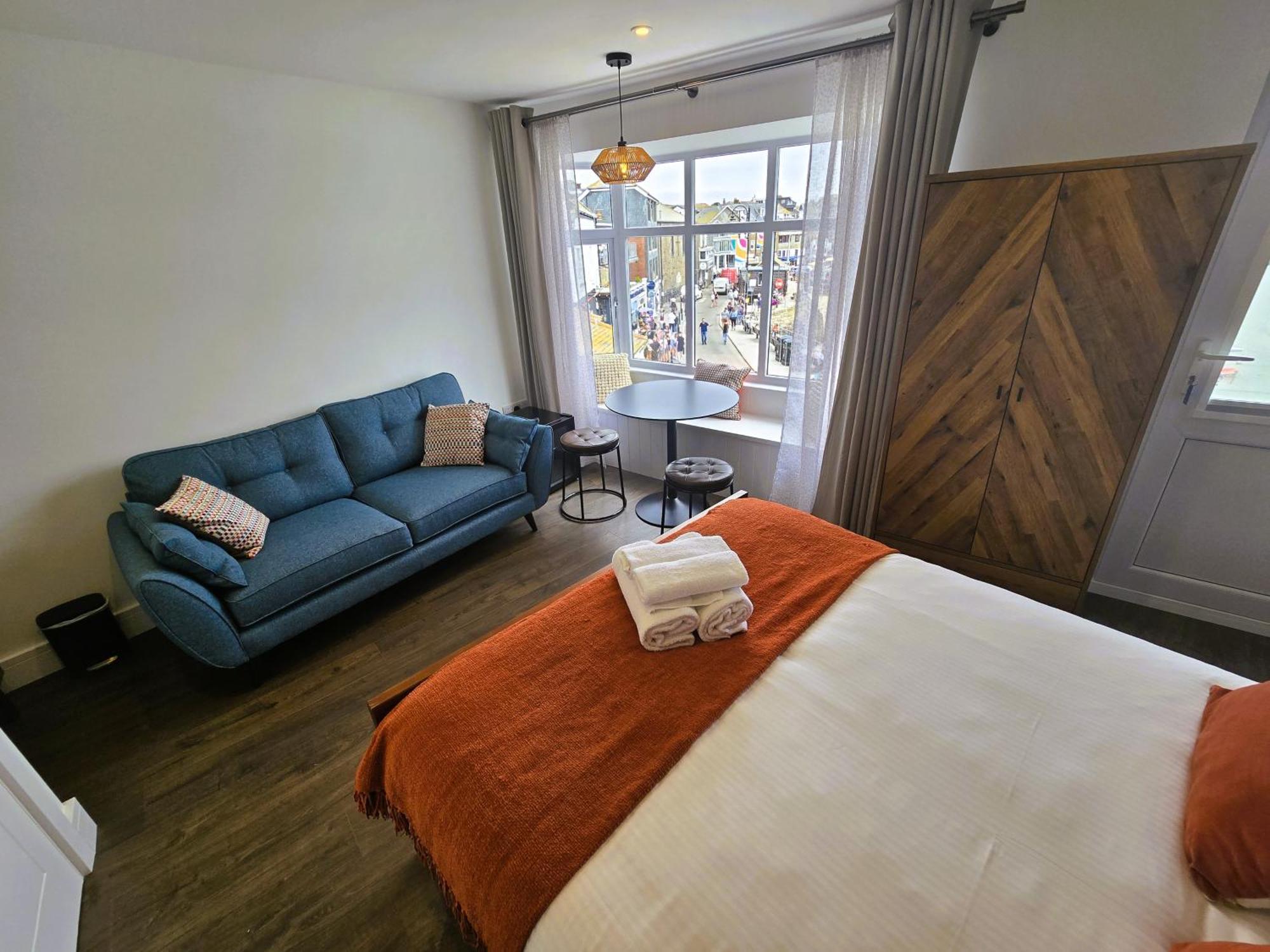 Premier 4 - Stunning Suite, Beautiful Sea Views Apartment St Ives (Cornwall)